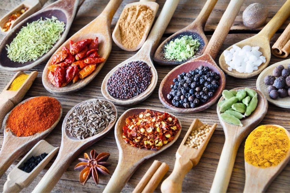 the difference between herbs and spices 657786 923x